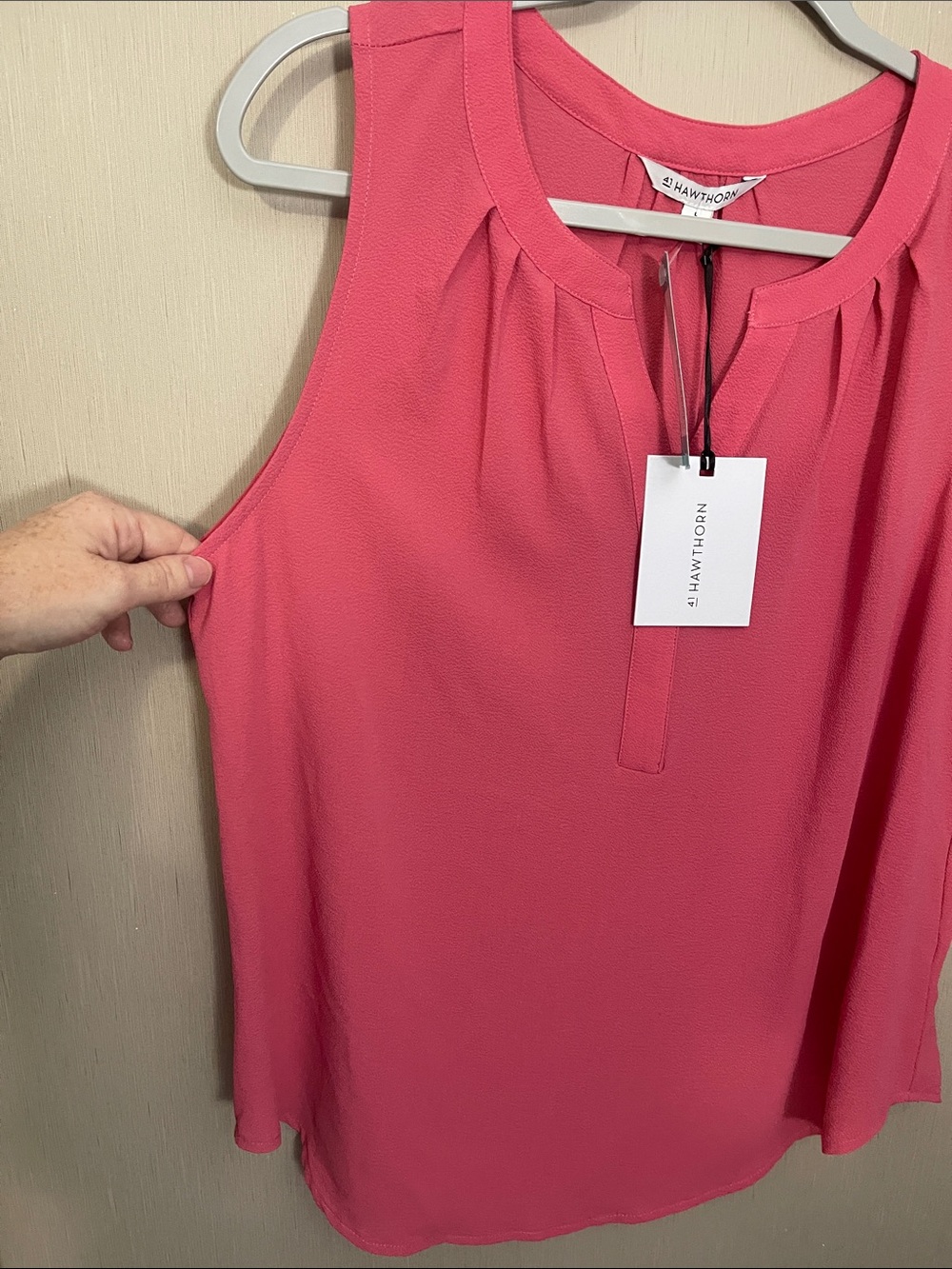 41 hawthorn stitch fix NWT large morey Coral Pink Sleeveless Split-Neck Camisole - Picture 4 of 6